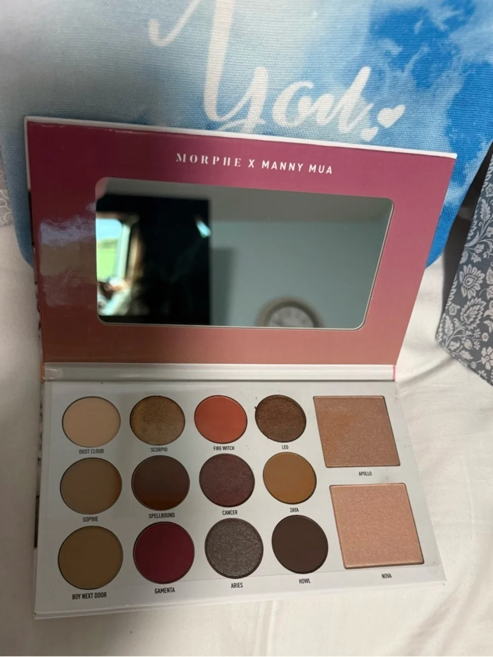 Morphe Glam Palette Set with beauty pouch and Vince Camuto duo makeup brush! NEW